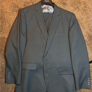 Haggar light business grey men’s suit